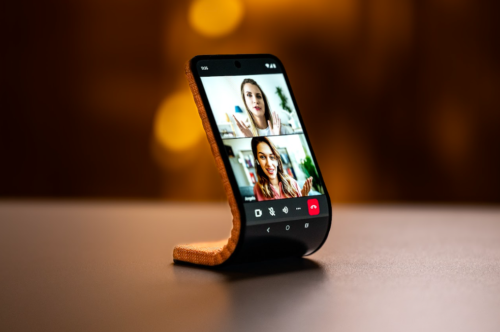 Tela Dobrável: Motorola apresenta tela que dobra e seu assistente de IA